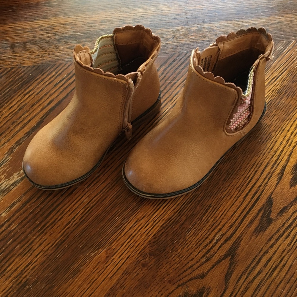 Toddler girls size 7 ankle boots